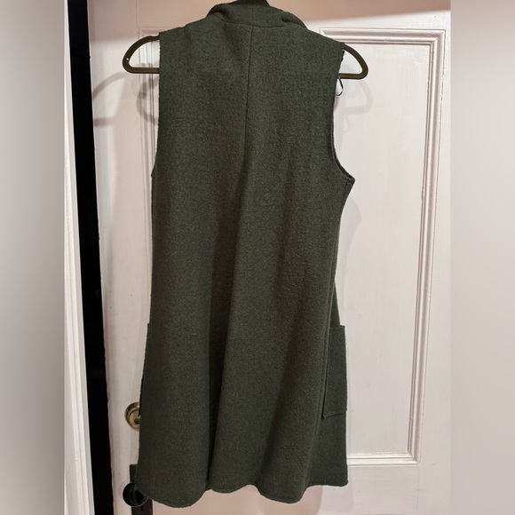 Tahari boucle vest, size medium, dark green - Picture 4 of 4